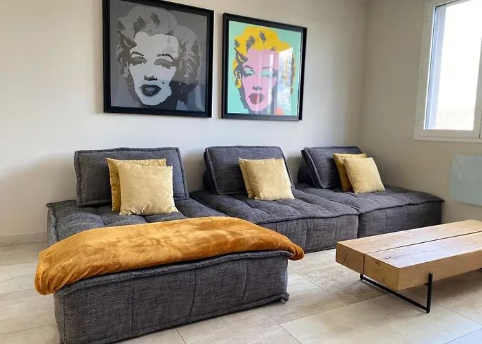 Maison D Architecte Avec شقة إيبيرني